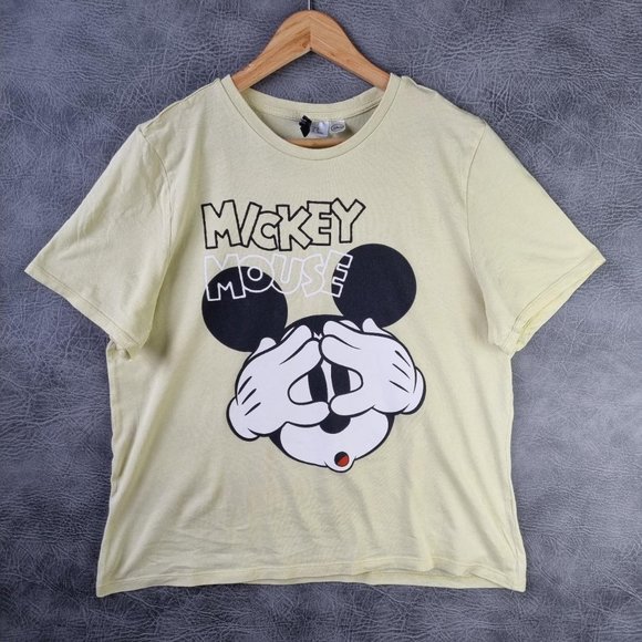 Disney Tops - Disney TShirt Graphic print Tee Cotton